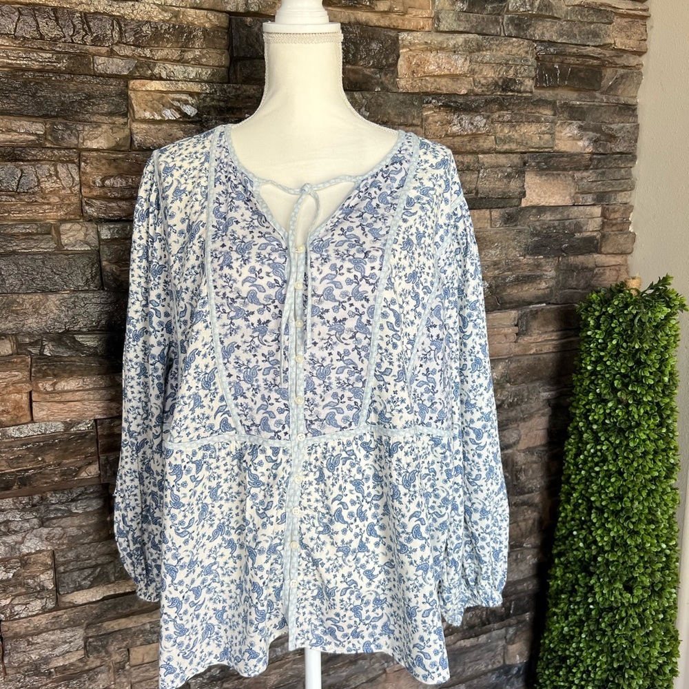 Old Navy Floral Blue and White Blouse